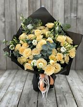 Букет цветов из:  Розы и Лизиантусы #REPLACE_PRED# Уютном