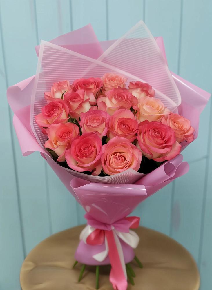 Букет 15 Розовых роз Равель в Уютном