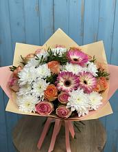 Букет цветов из:  Розы, Герберы и Хризантемы в Уютном