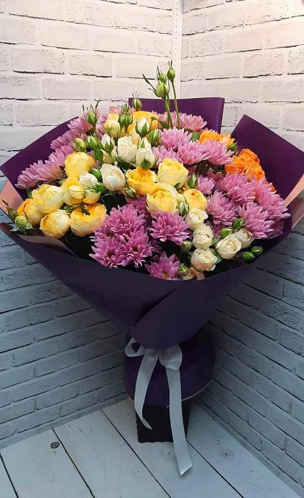 Букет цветов из: Хризантемы и Розы в Уютном
