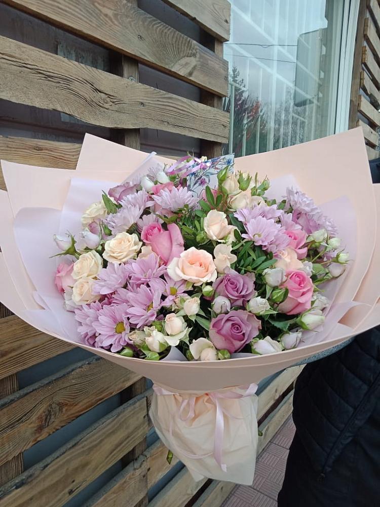 Букет цветов из: Розы и Хризантемы в Уютном