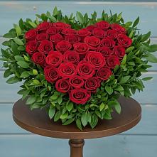 Цветочная композиция из Розы в виде сердца в Уютном