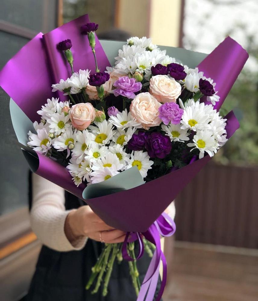 Букет цветов из: Хризантемы, Гвоздики и Розы в Уютном