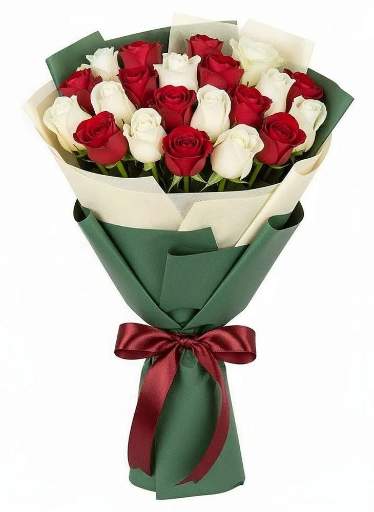 Букет Микс из красных и белых роз в Уютном