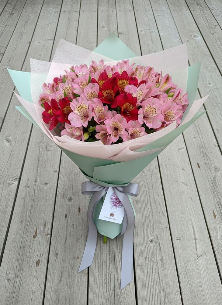 Букет цветов из: Альстромерии в Уютном