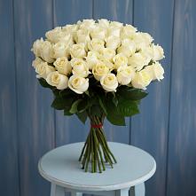 Букет 51 Белая роза Эдлесс Лав в Уютном