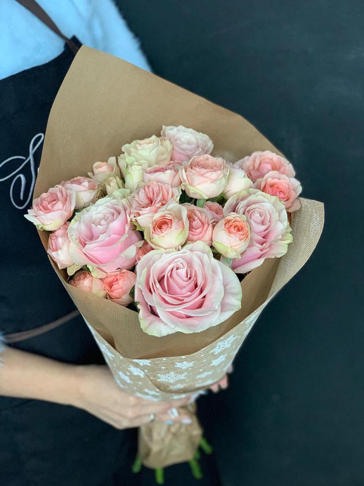 Букет цветов из: Хризантемы и Розы в Уютном