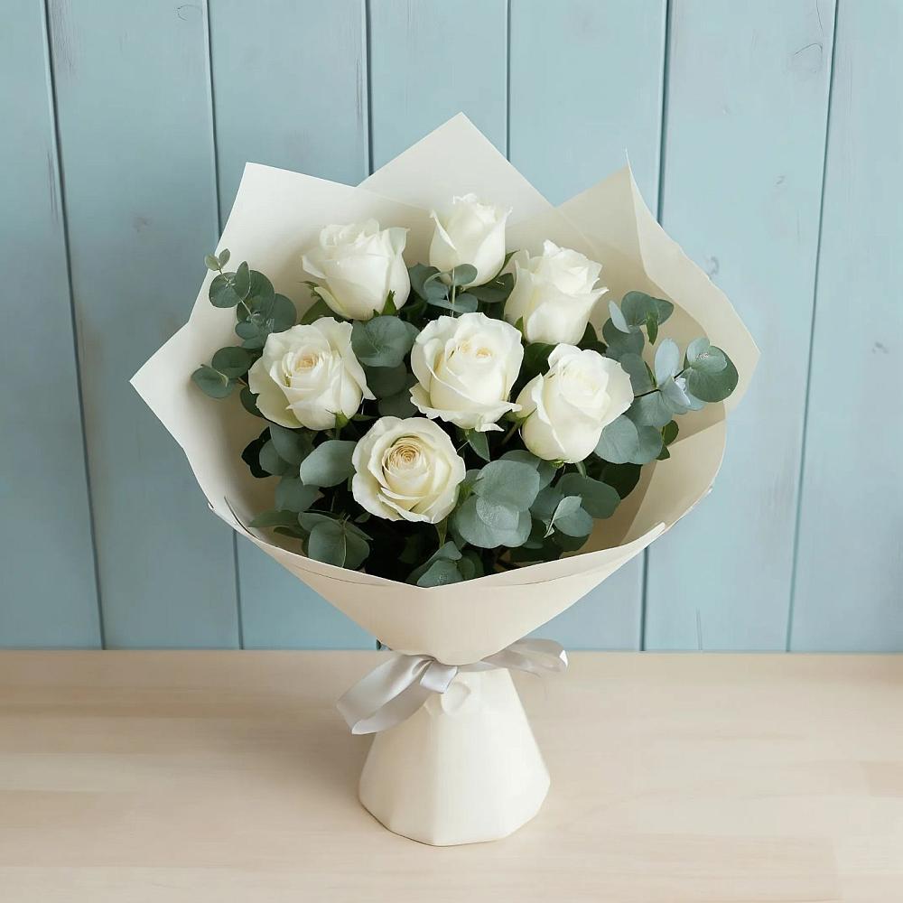 Букет Белые розы в Эвкалипте в Уютном