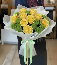 Букет цветов из:  Хризантемы и Розы в Уютном