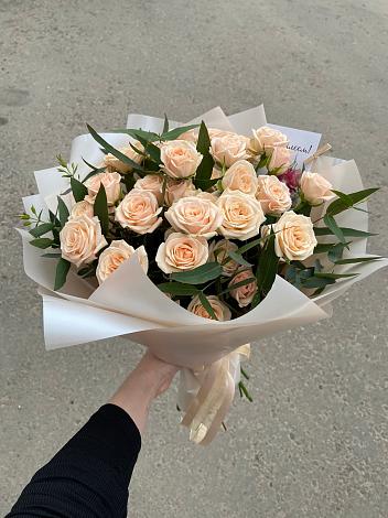 Букет Кремовые розы Латте в Уютном