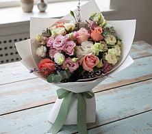 Букет цветов из:  Розы, Лизиантусы и Гвоздики в Уютном