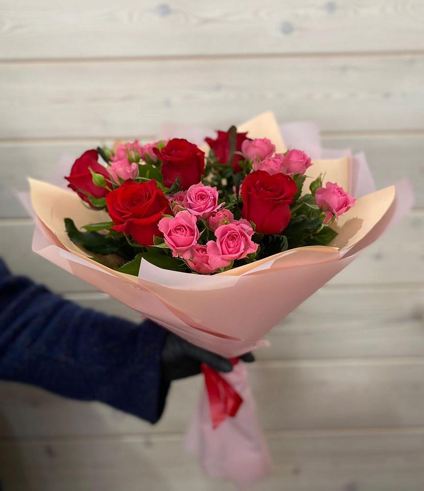 Букет цветов из: Розы в Уютном