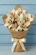 Букет цветов из:  Орхидеи и Розы в Уютном